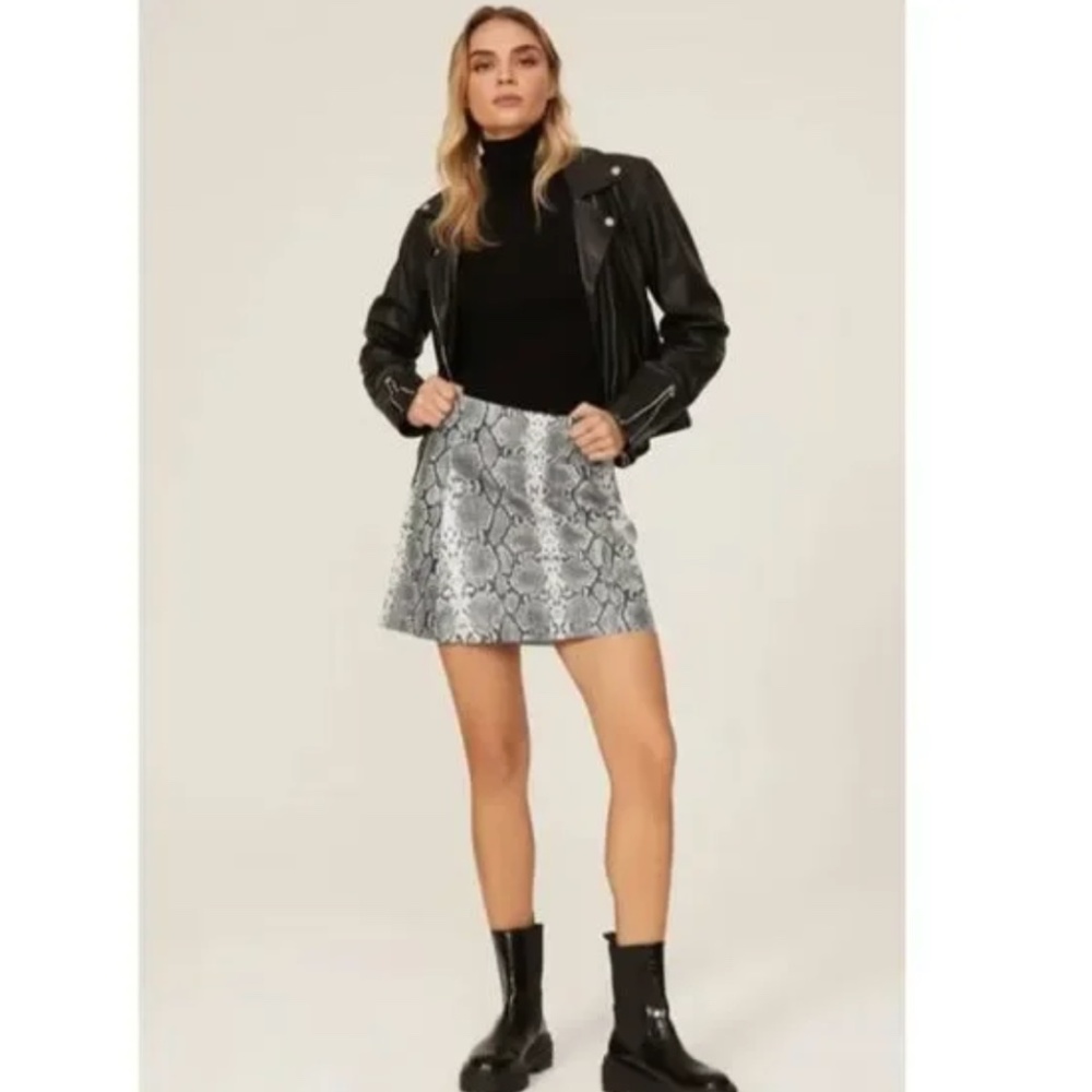 Veda Gray Leather Snake Print Mini Skirt Size Small